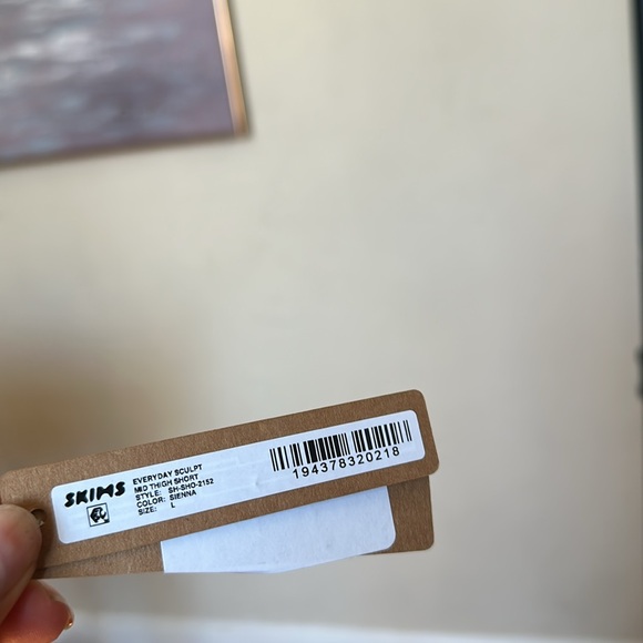 Skims Everyday Sculpt Short Sienna Size L‎ NWT - Picture 4 of 11